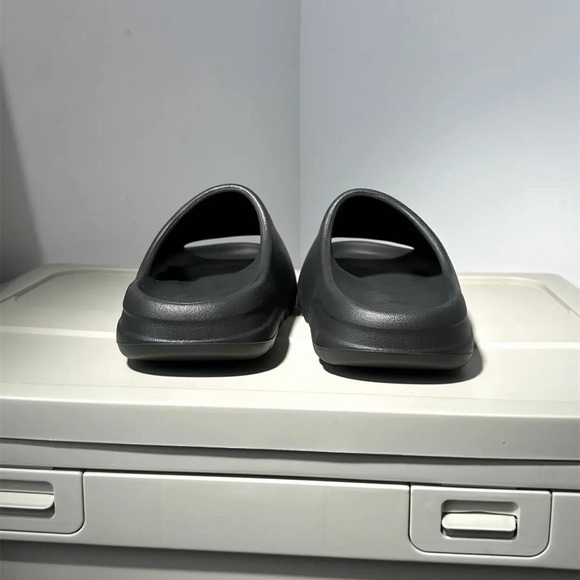 NWT yeezy slide Fashion EVA slippers sandal shoes unisex sneakers black - Picture 2 of 3